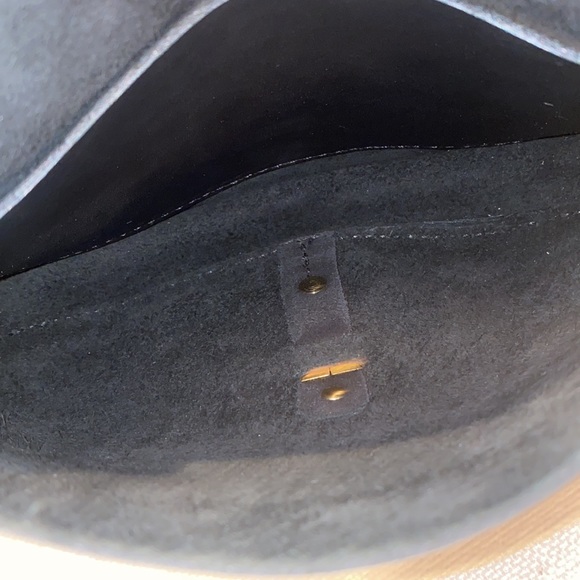 Orox Leather Co. Merces Saddle - Black Full grain leather saddle crossbody bag - Picture 6 of 6